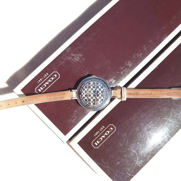 Coach Phoebe Cream White Silver Women's Watch With Box + Guarantee Card Working - Picture 5 of 6